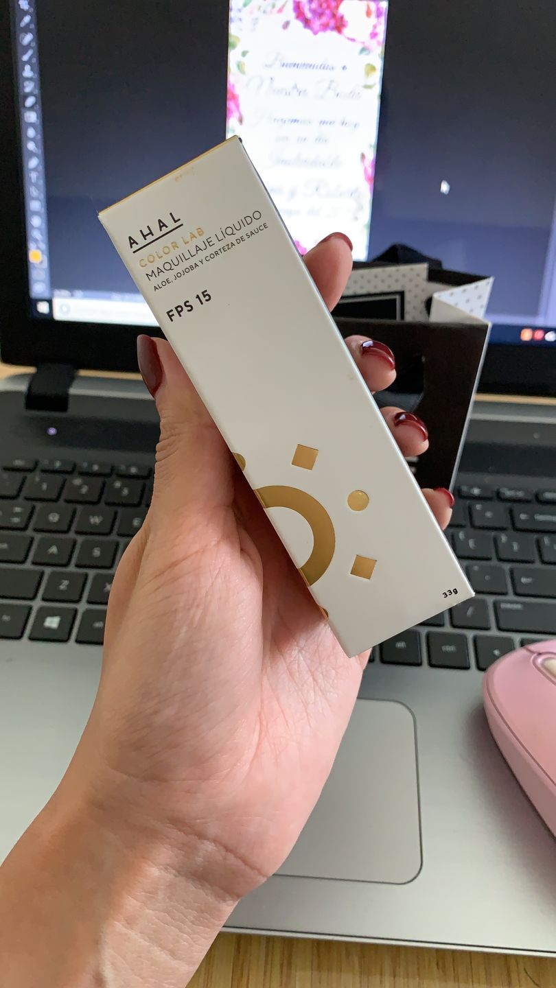 Customer photo review of Maquillaje Líquido 01