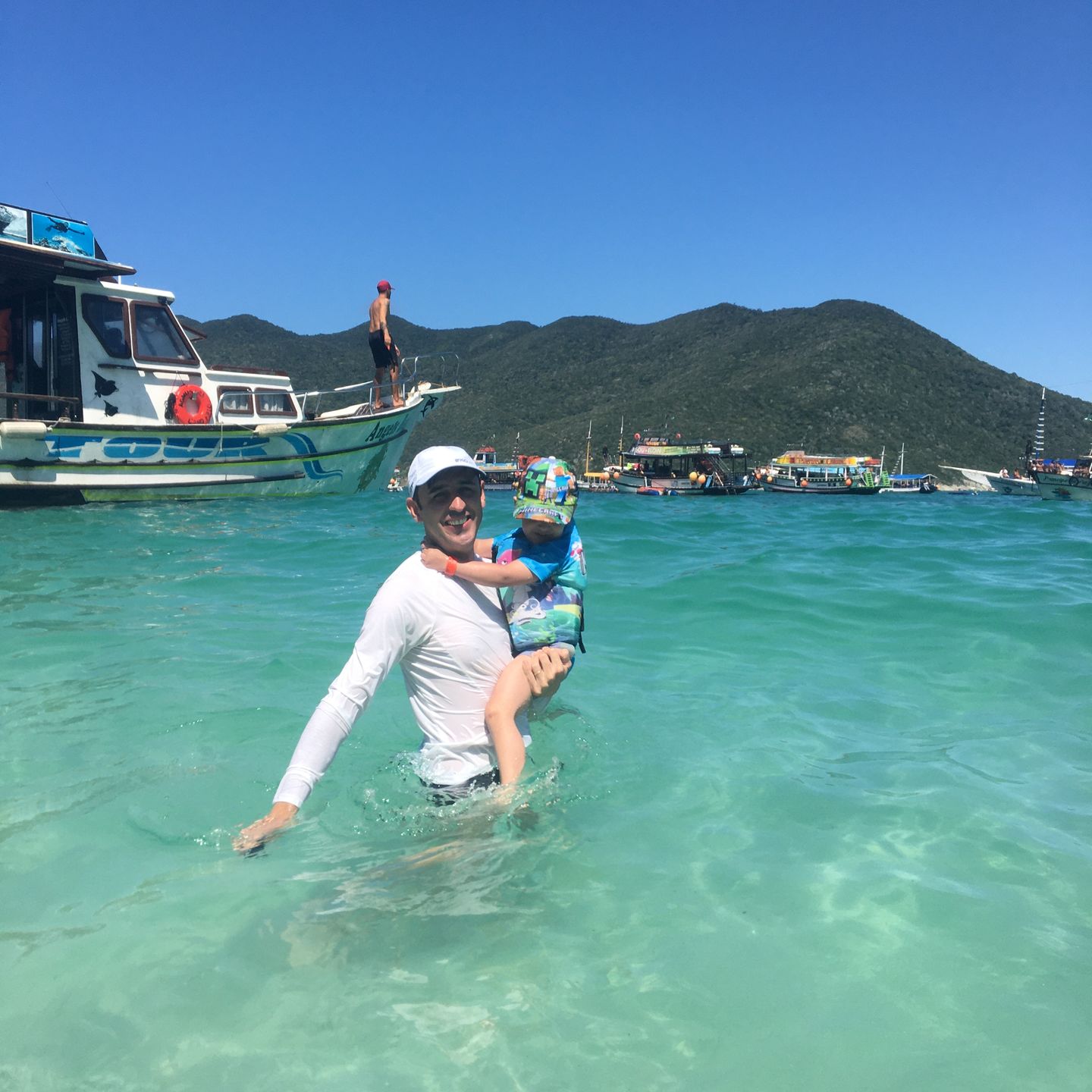 Customer photo review of Camisa Flutuadora Infantil Floater