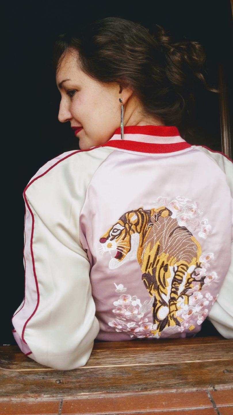 Customer photo review of Mountain & Tiger Souvenir Jacket [Reversible]