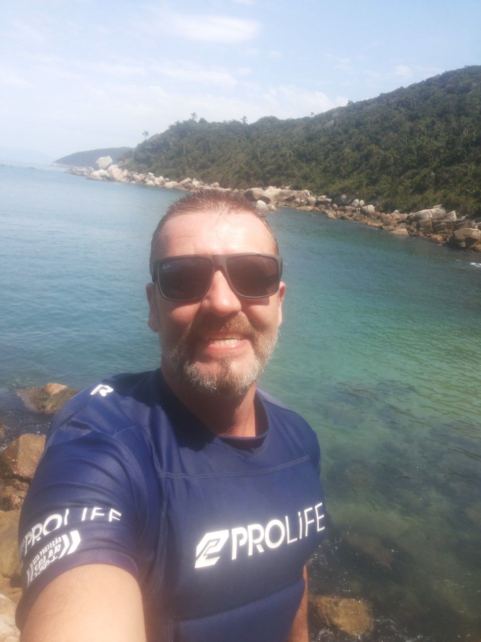 Customer photo review of Camisa Flutuadora Floater