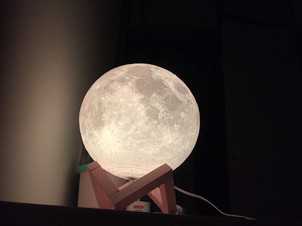 Customer photo review of Mystical Moon Lamp
