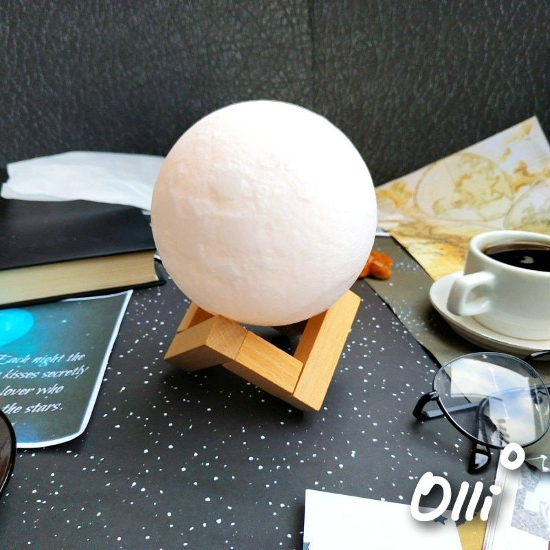 Customer photo review of Mystical Moon Lamp