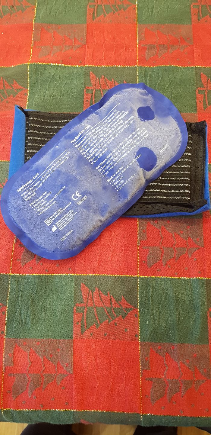 Customer photo review of Gelpacks Direct reusable gel ice packs for sports injuries (includes hot or cold compress wrap)