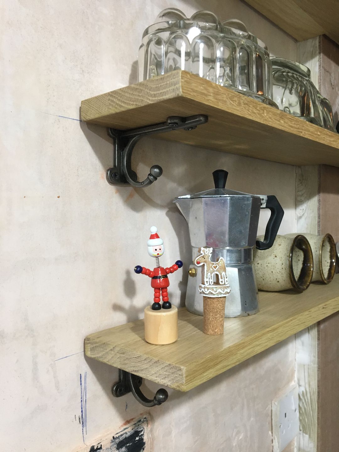 Customer photo review of 4 Inch Chiltern Cast Iron Shelf Bracket