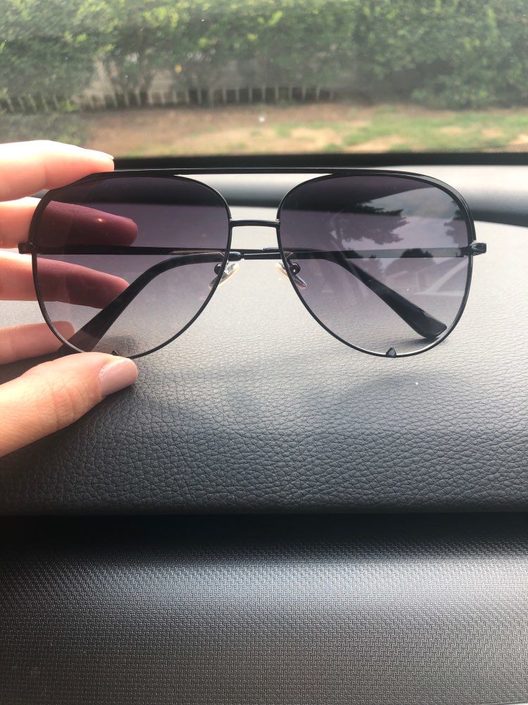 Customer photo review of Ombre Pilot Shades