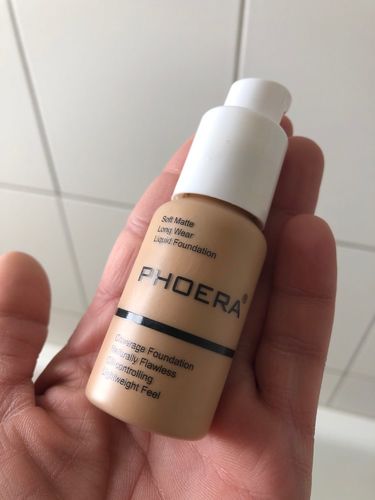 Sabrina review of Base Phoera Matte 30mL Alta Cobertura