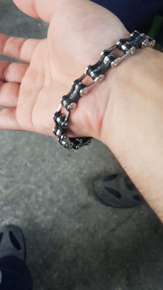 Customer photo review of Cycolinks Classic Chain Bracelet