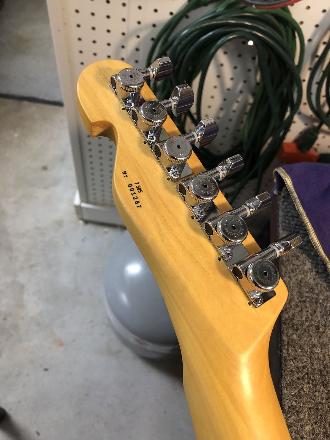 Customer photo review of Guitar Tuner Upgrade Kit for 6 Inline Headstocks (10mm Post Hole)