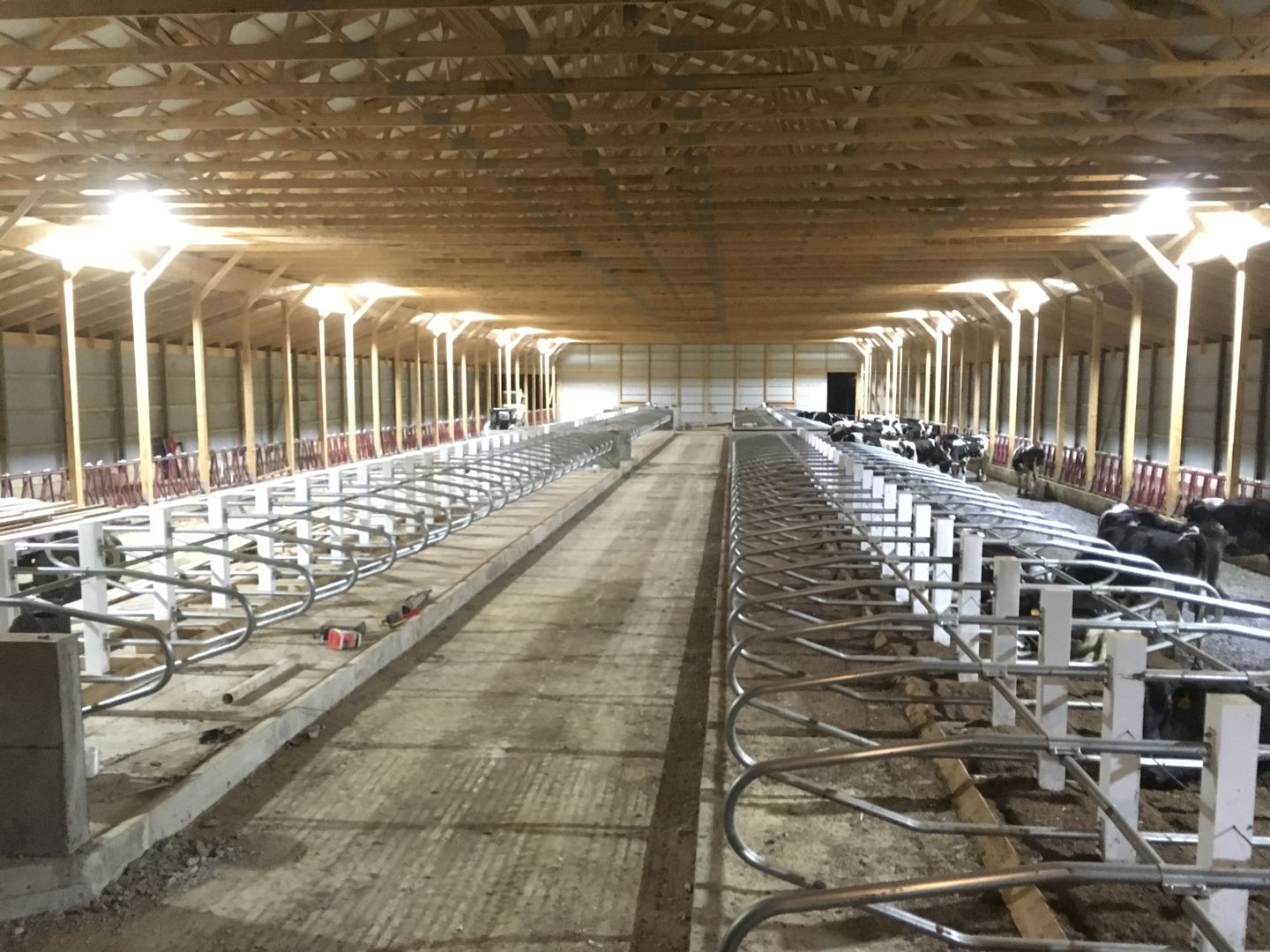 Customer photo review of 240W Square UFO LED High Bay Light - AC100-277V - 5700K - Black