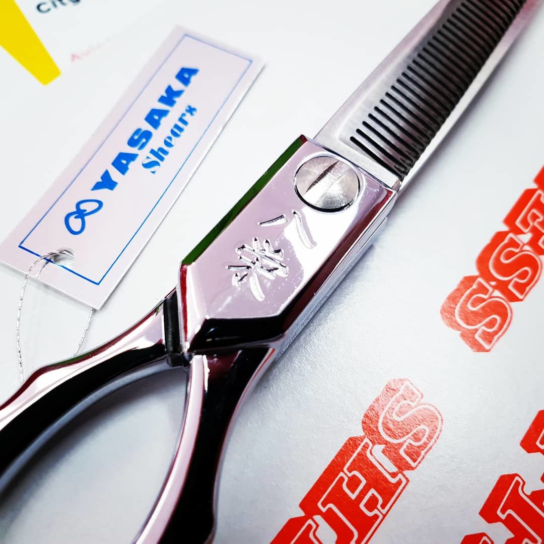 Customer photo review of Yasaka YS 6.0 Inch Hair Thinning Scissors