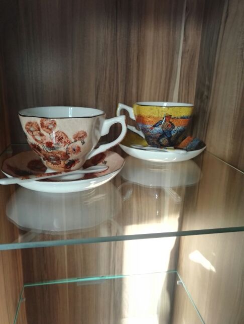 Customer photo review of Van Gogh tea cups