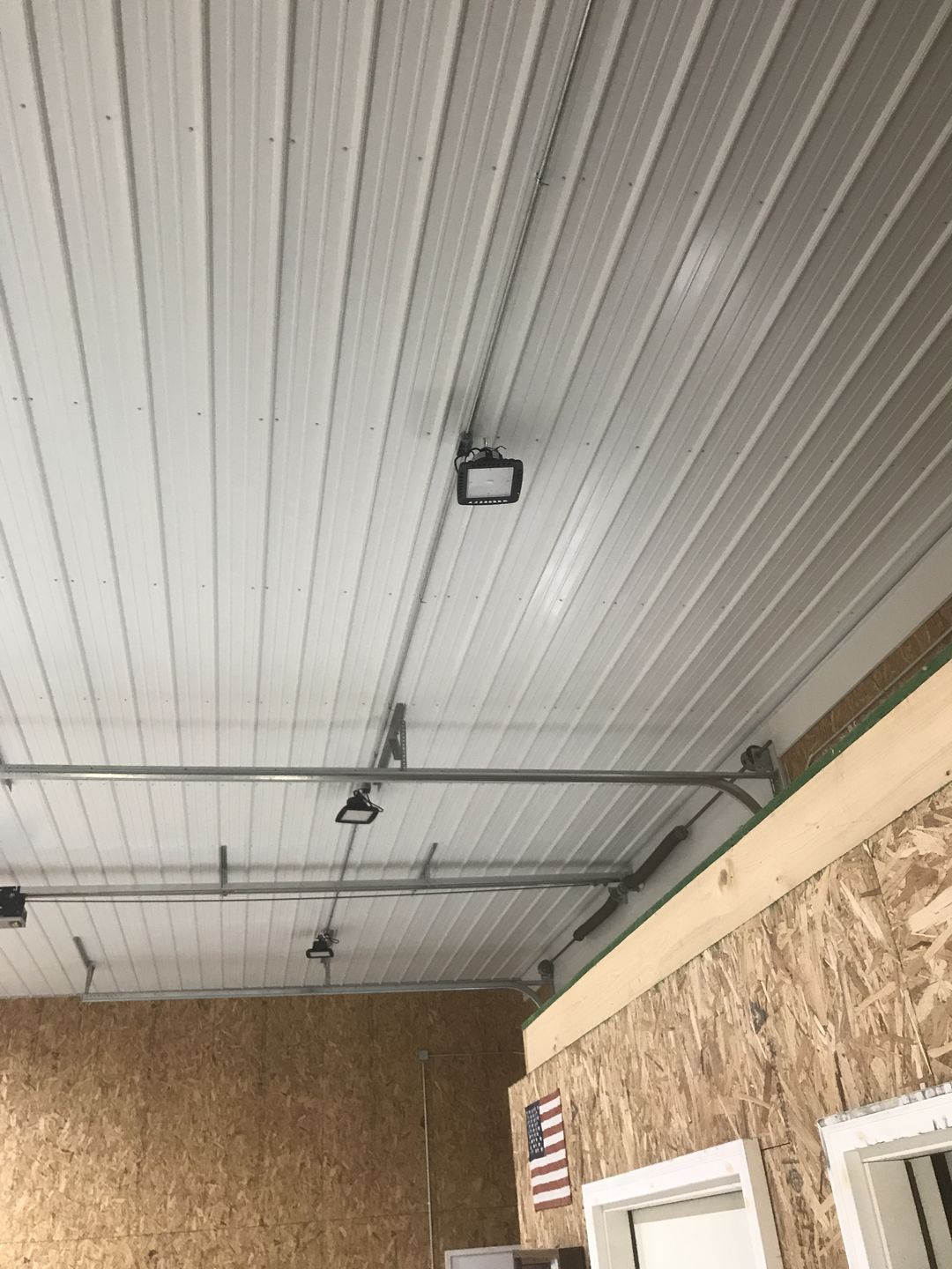 Customer photo review of 150W- Square UFO LED High Bay Light - AC100-277V - 5700K Black