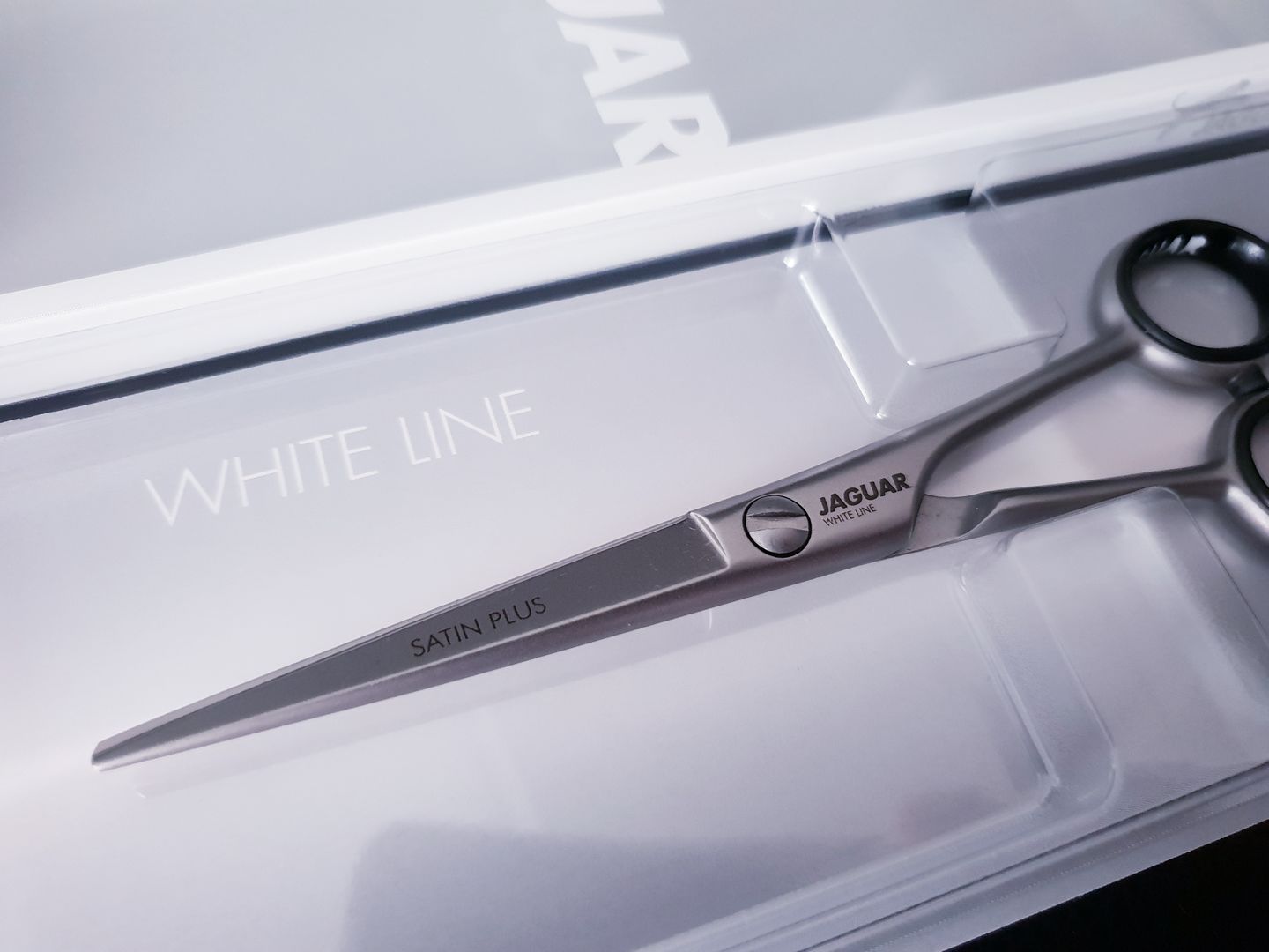 Customer photo review of Jaguar Satin Plus Hair Cutting & Thinning Set