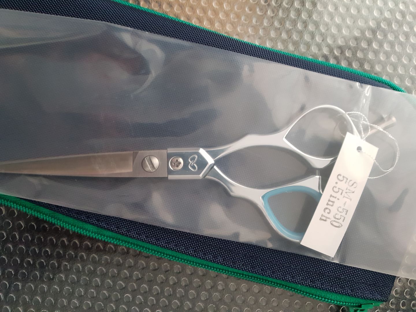 Customer photo review of Yasaka Offset Hair Cutting Shears