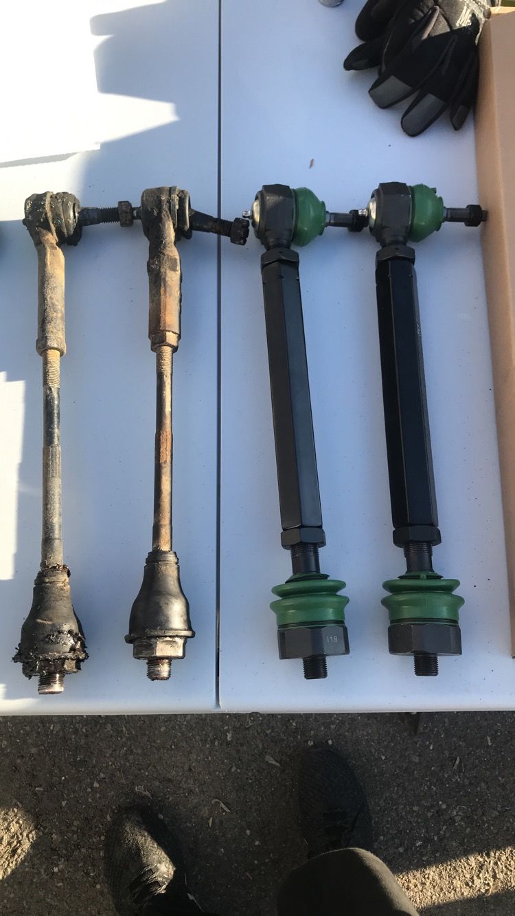 Customer photo review of 2001-2010 Duramax Death Grip Outer Tie Rods (KRTR10)