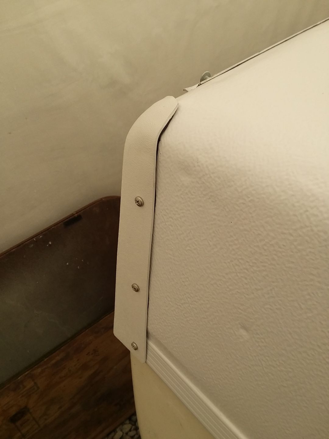 Customer photo review of Roof Corner Cap 4 Pack