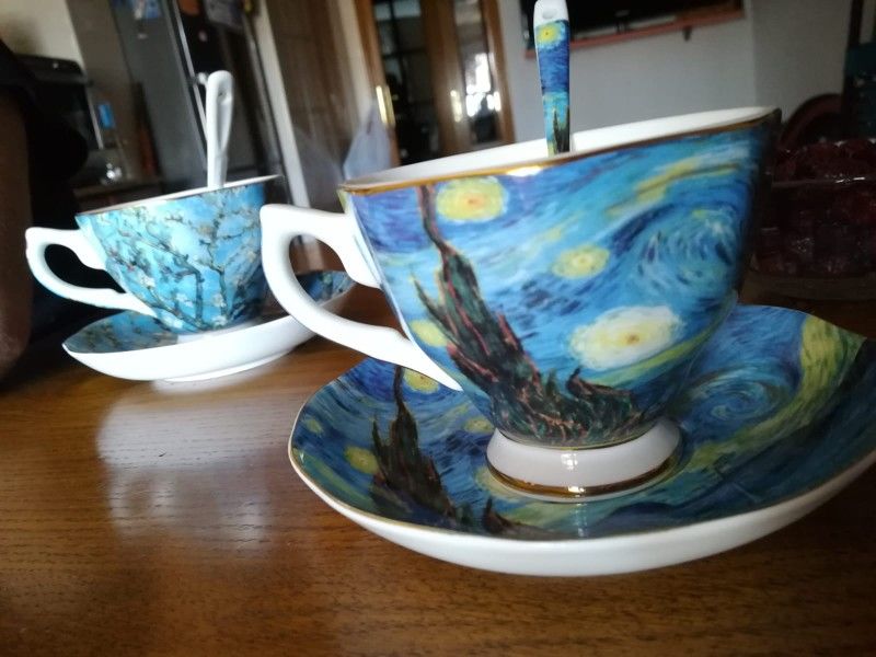 Customer photo review of Van Gogh tea cups