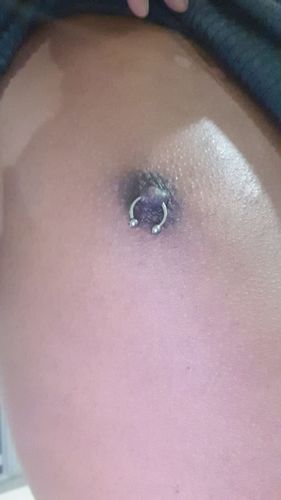 Customer photo review of Solid Titanium Circular Navel Bar