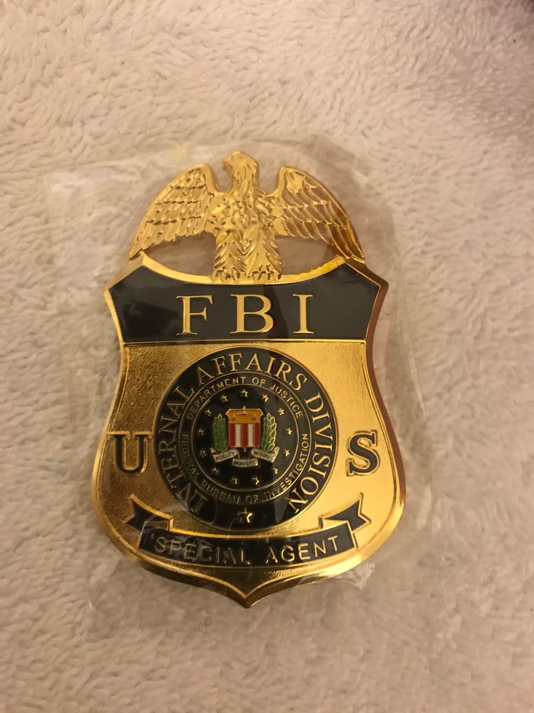 Customer photo review of US FBI Special Agent Badge Solid Copper Replica Movie Props