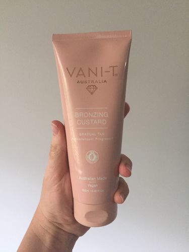 Customer photo review of Bronzing Custard Gradual Tan