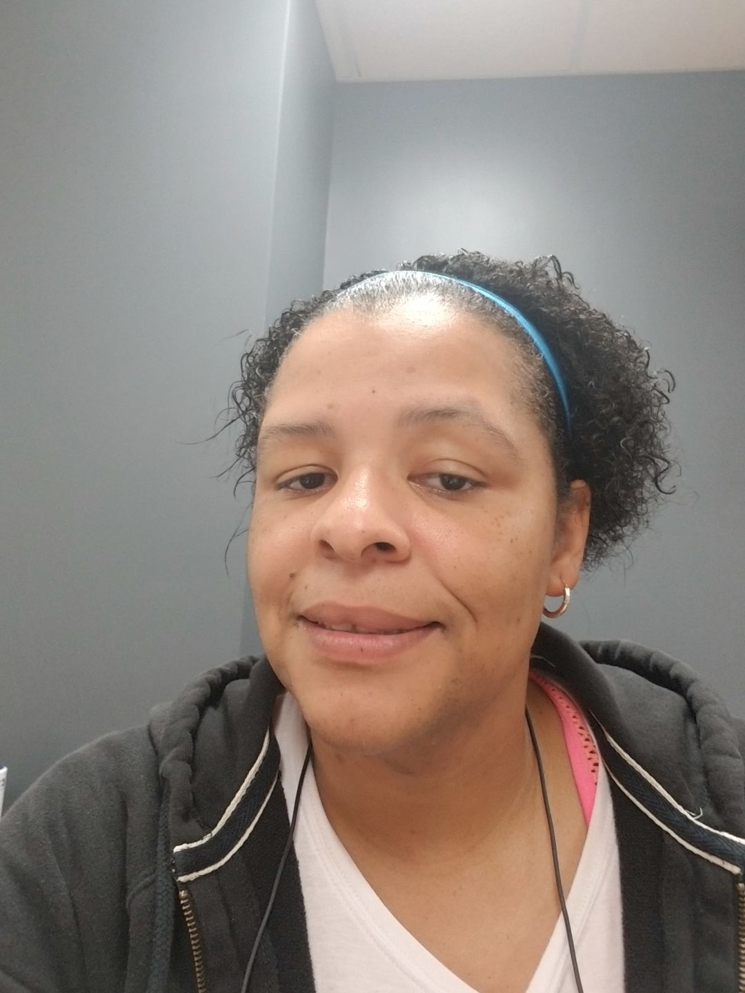 Customer photo review of Hair Growth Serum for Curly Hair with Organic Castor Oil for Strengthening and Vanilla Berry Fragrance