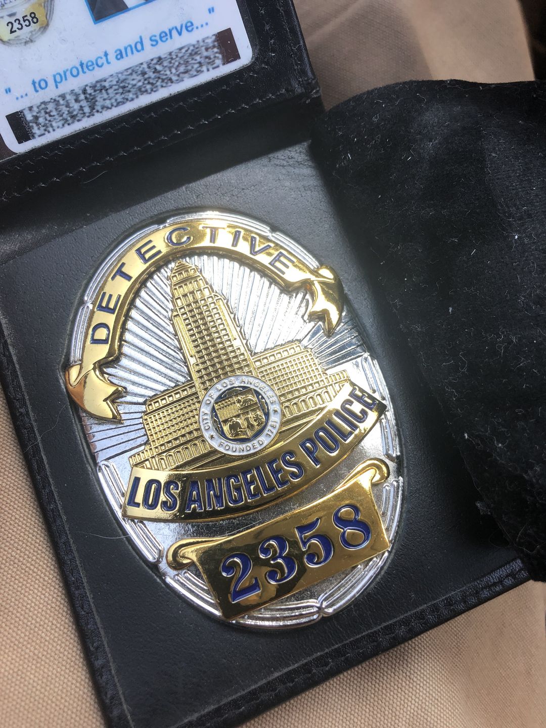 Customer photo review of LAPD Los Angeles Sergeant Police Badge Solid Copper Replica Movie Props With Number 1216