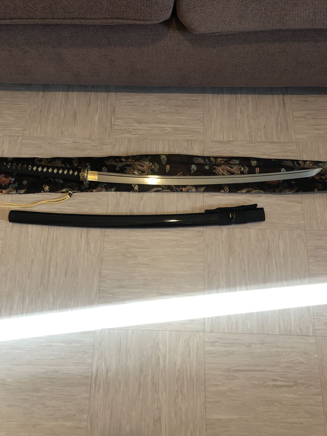 Customer photo review of 41" Japanese Samurai Dragon Sword Katana Folded Steel Sharpened Blade