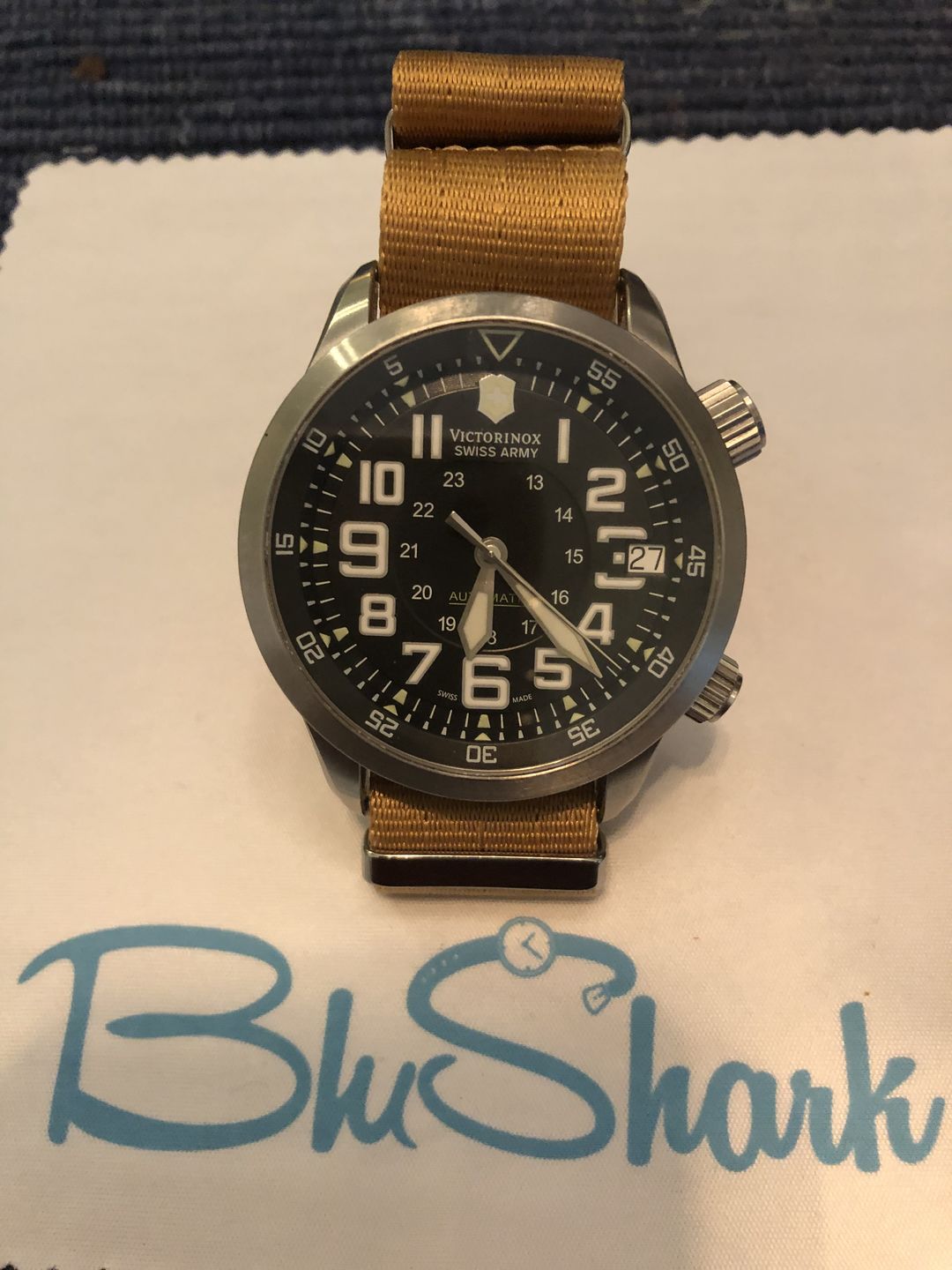 Customer photo review of AlphaShark Slim - Camel
