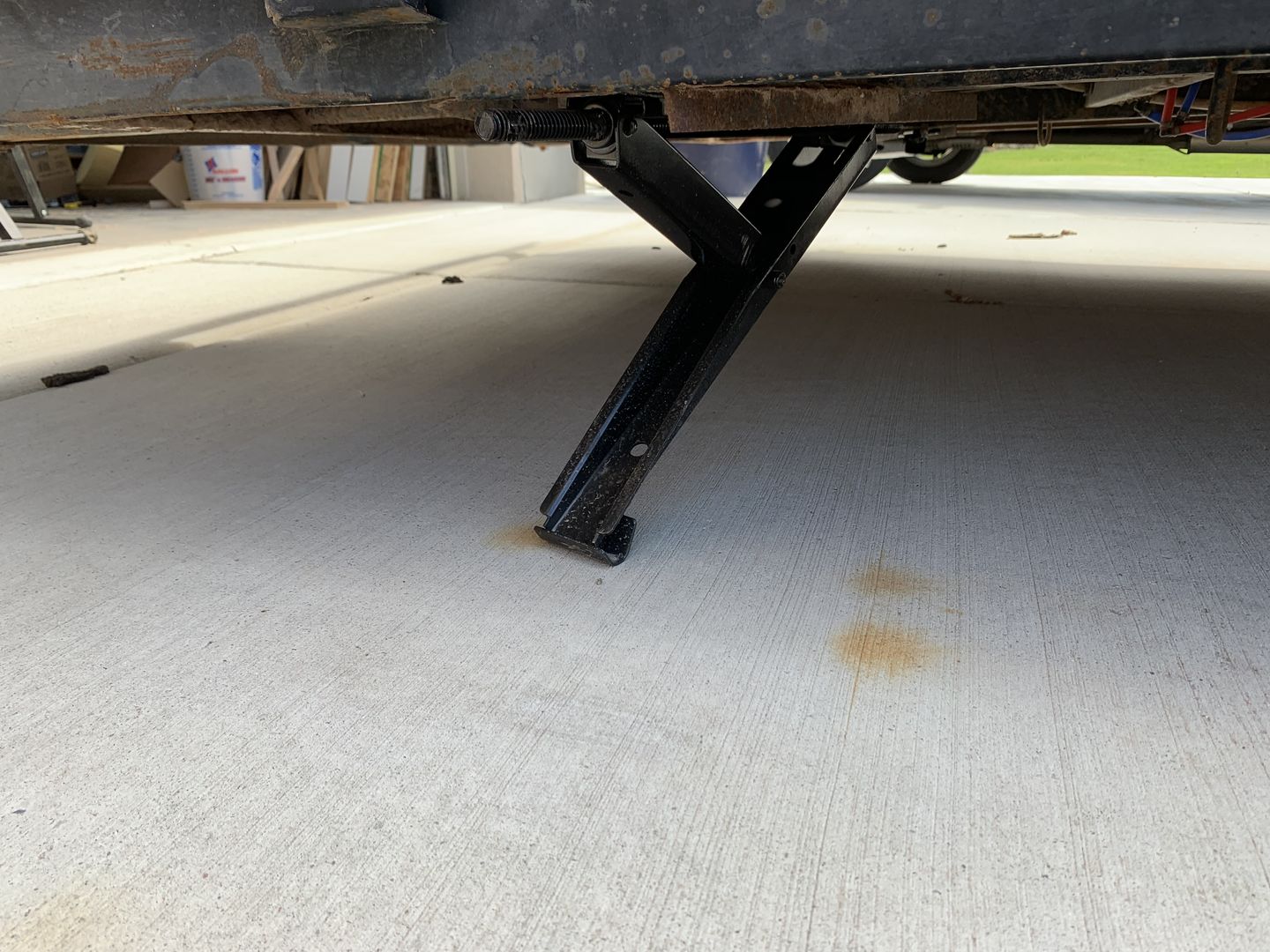 Customer photo review of Stabilizer Jacks 2 Pack 17" Reach