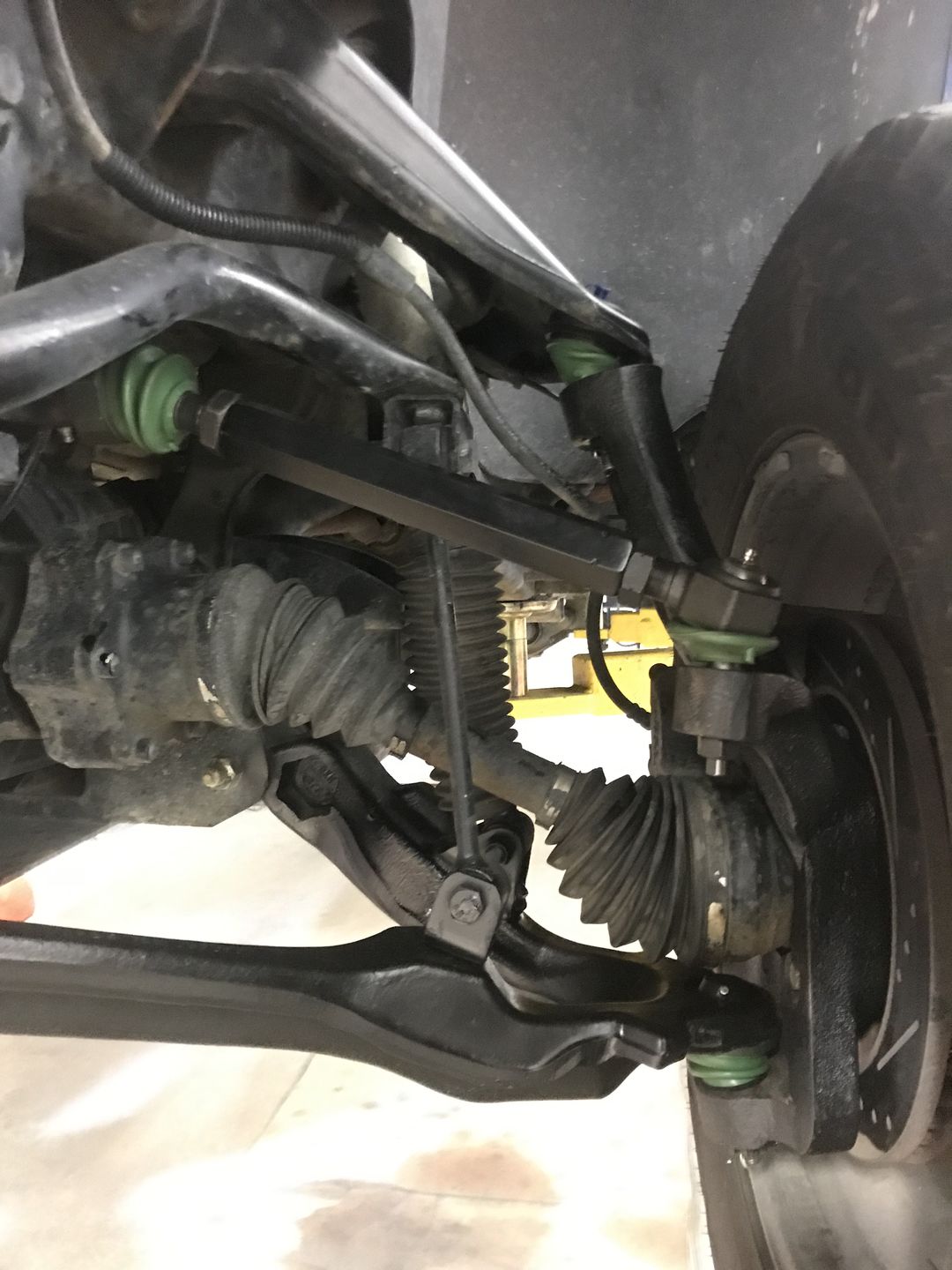 Customer photo review of 2001-2010 Duramax Death Grip Outer Tie Rods (KRTR10)