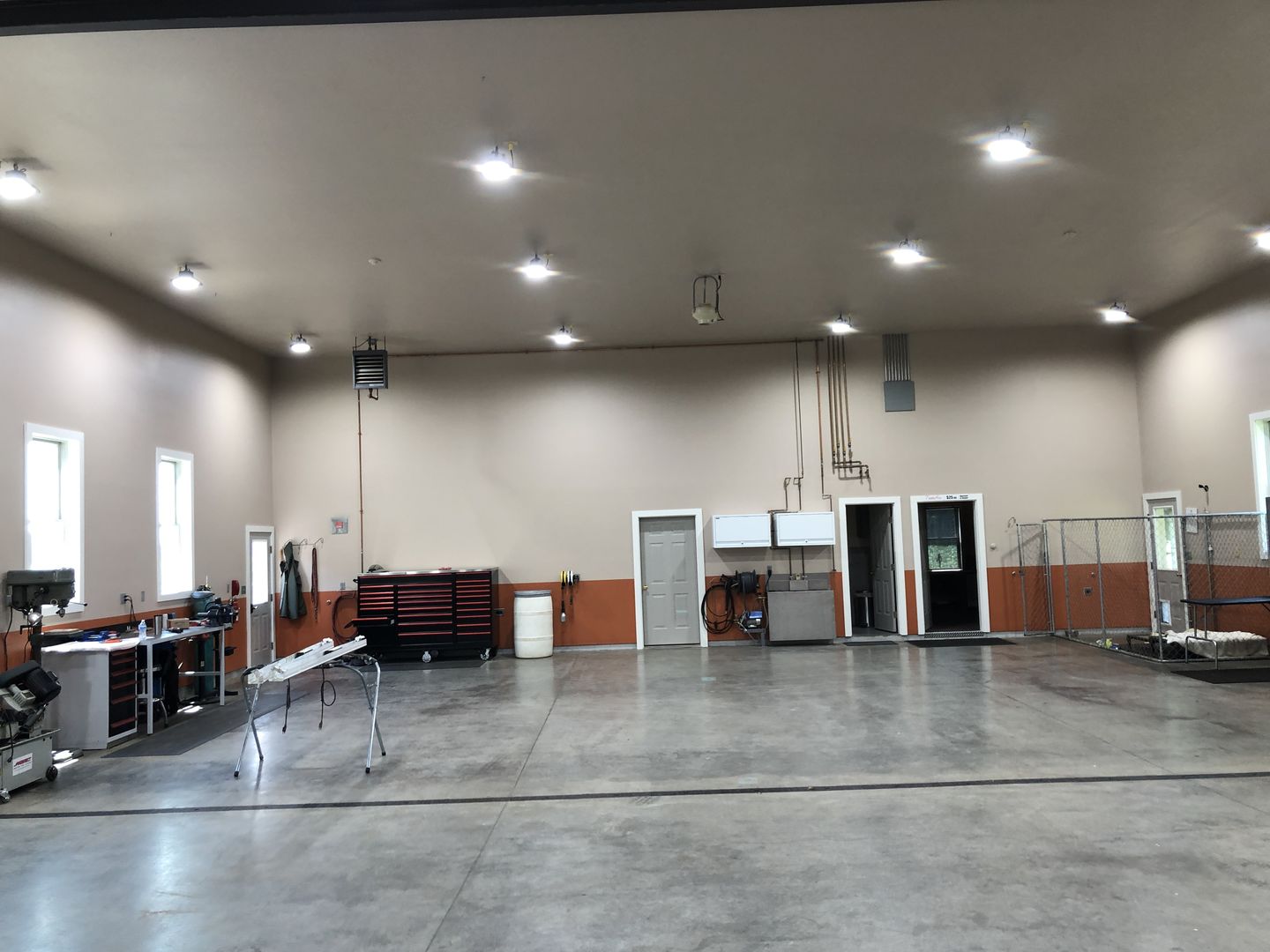 Customer photo review of 150W- Square UFO LED High Bay Light - AC100-277V - 5700K Black