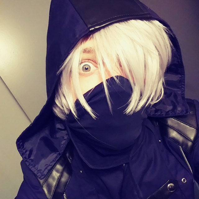Customer photo review of Men Gray Short Straight Fringe Bangs Cosplay Wig