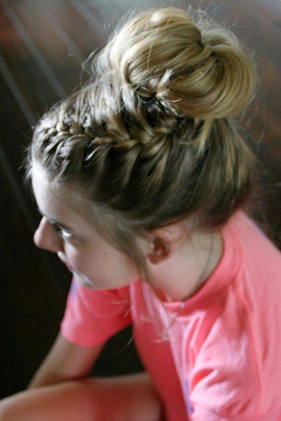 laura review of Vizella™ Hair Bun Maker (1+1 FREE)