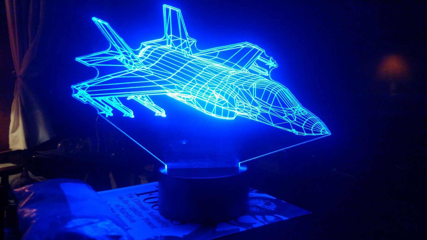 Customer photo review of F-35 Lightning II Multi-Role Fighter Jet - 3D Optical Illusion Lamp