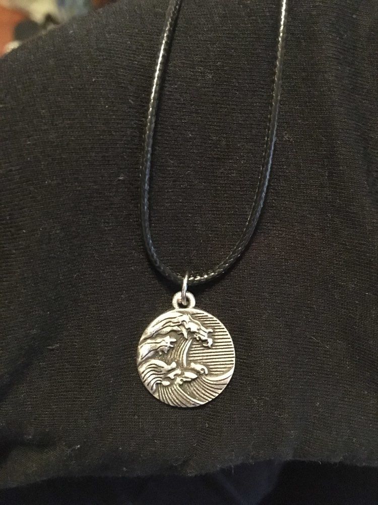 Customer photo review of The great wave of kanagawa Necklace
