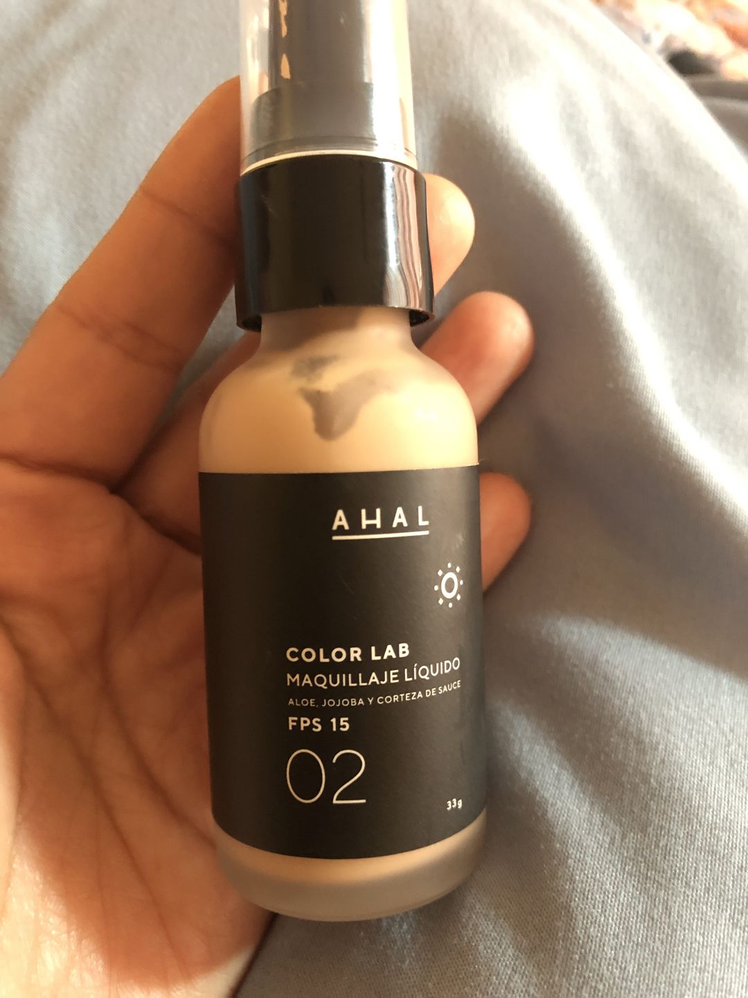 Customer photo review of Maquillaje Líquido 02