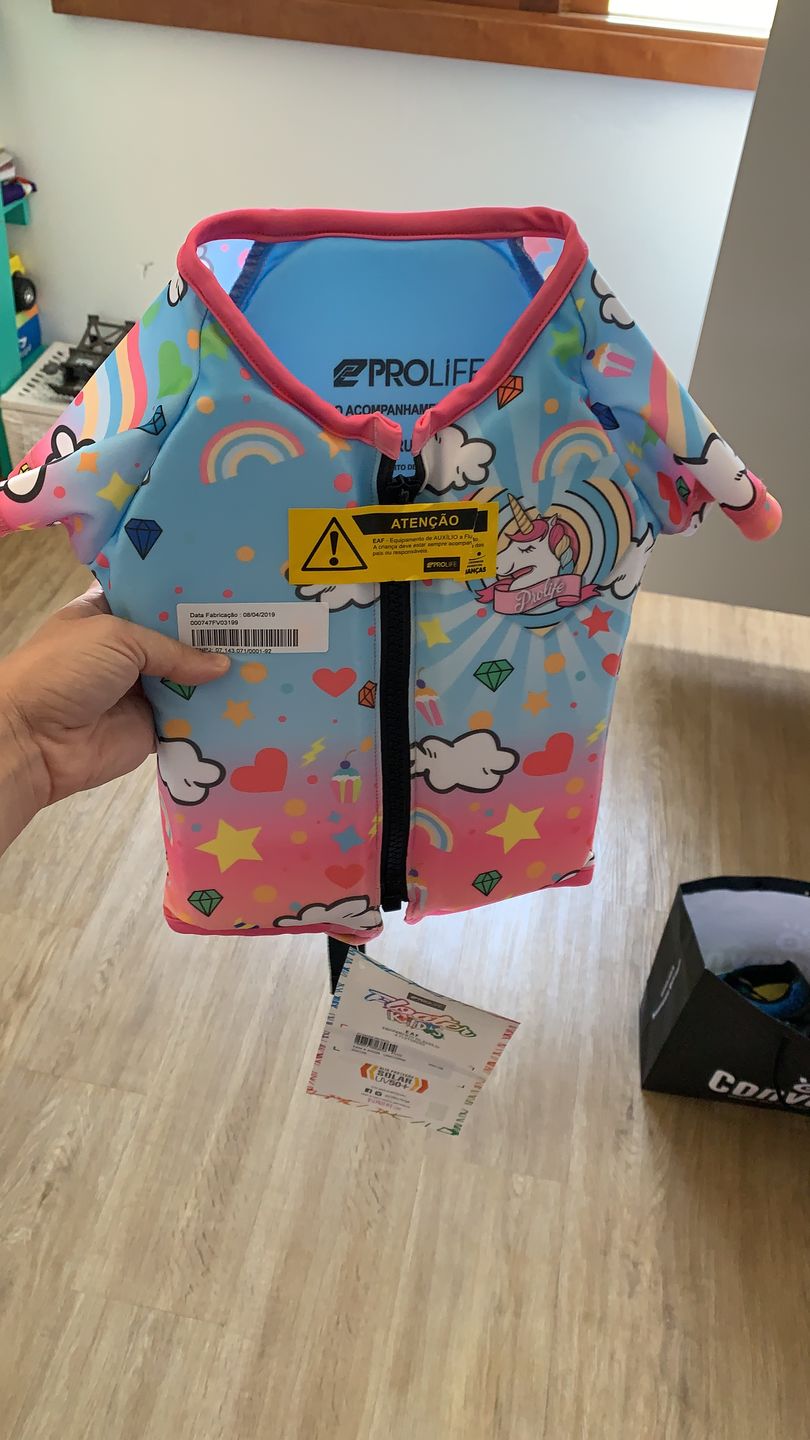 Customer photo review of Camisa Flutuadora Infantil Floater