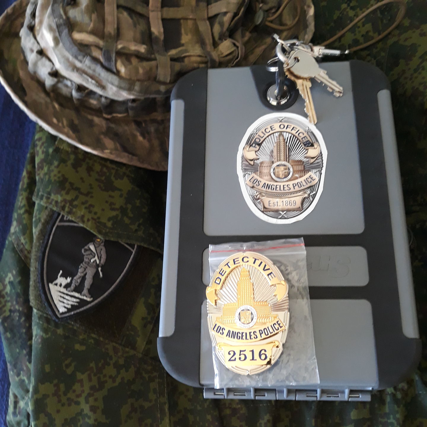 Customer photo review of LAPD Los Angeles Police Detective Badge Solid Copper Replica Movie Props With Number 2516