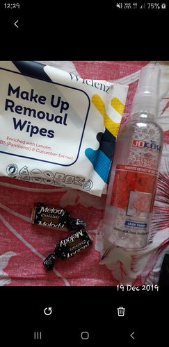 Customer photo review of Wiclenz Makeup Removal Wipes