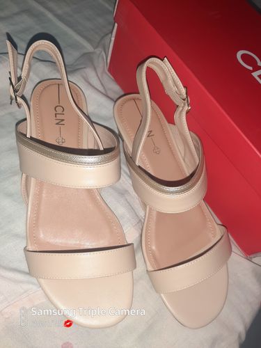 Customer photo review of Bern Wedge Sandals