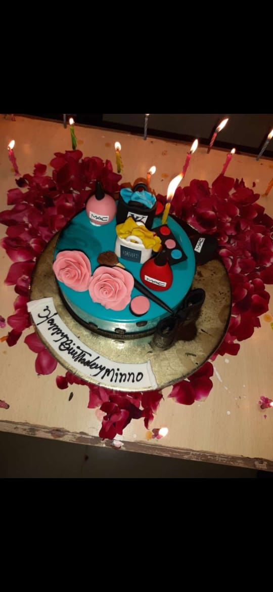 Customer photo review of Mini Fashion Cake