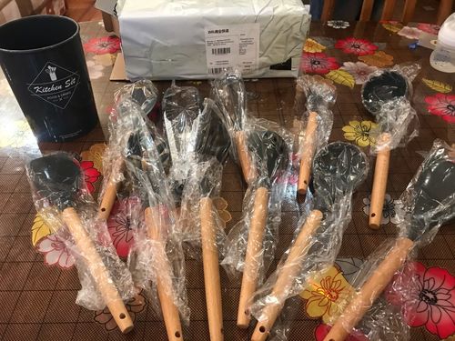 Customer photo review of 12pcs Kitchen Utensil Set Silicone Household Wooden Cooking Tools Set