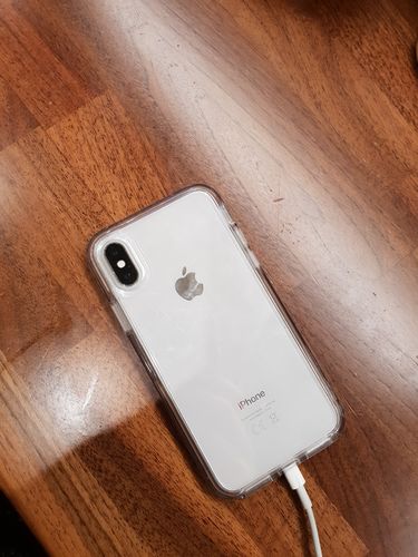 Customer photo review of Apple iPhone X 64GB Silver Unlocked Refurbished Good