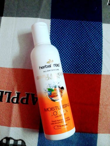 Customer photo review of Herbal Tree Moisturising Lotion with Almond & Cocoa Butter - SPF-15