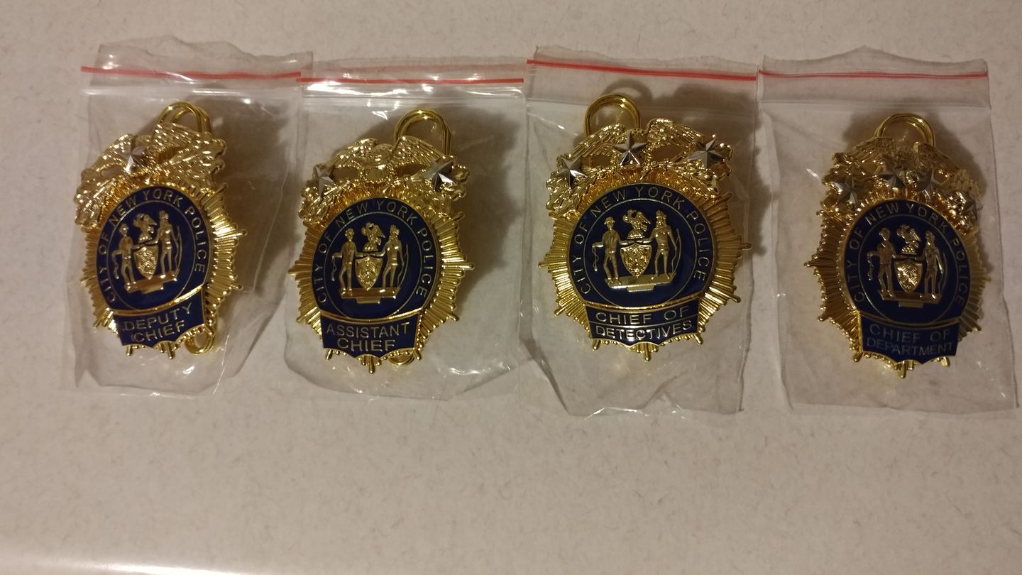 Customer photo review of NY New York Police Badge Replica Movie Props 1/2/3/4/5 Star (Optional)