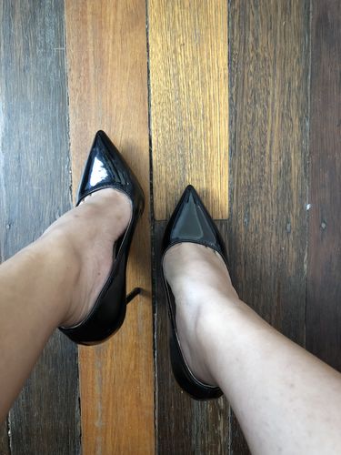 Customer photo review of Petite Feet Women's Pointed Patent Heel Pumps AS132