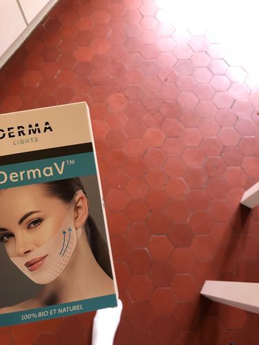 Customer photo review of DermaV™  |  Masque amincissant pour ovale du visage
