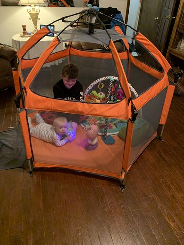 Customer photo review of Pop N' Go® Playpen
