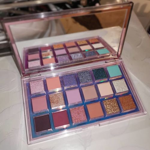 Customer photo review of MERCURY RETROGRADE PALETTE | HUDA BEAUTY