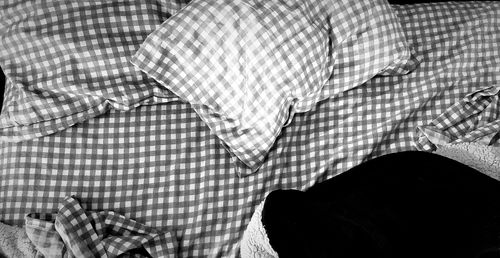 Customer photo review of Juego de Sábanas Franela Plus Modelo Londres Gris (Rebeca Gold) -Tamaño a elegir